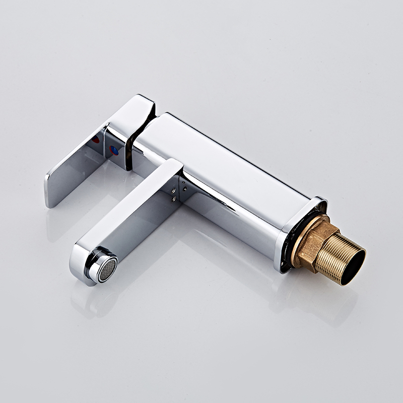Modern basin faucet combining curved surface and square shape (1)
