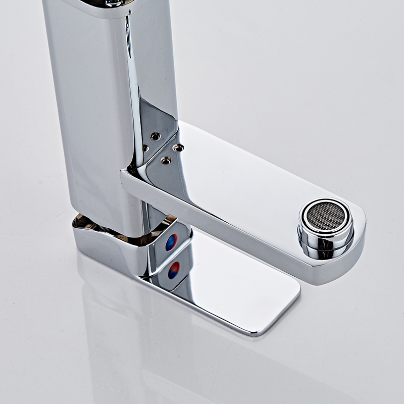 Modern basin faucet combining curved surface and square shape (3)